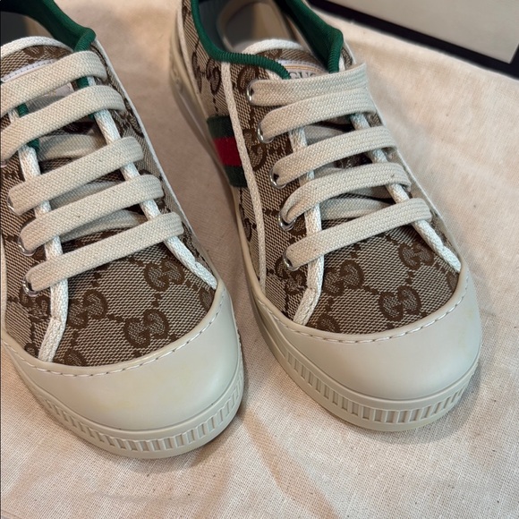 Gucci Beige Monogram Sneakers - Picture 10 of 10